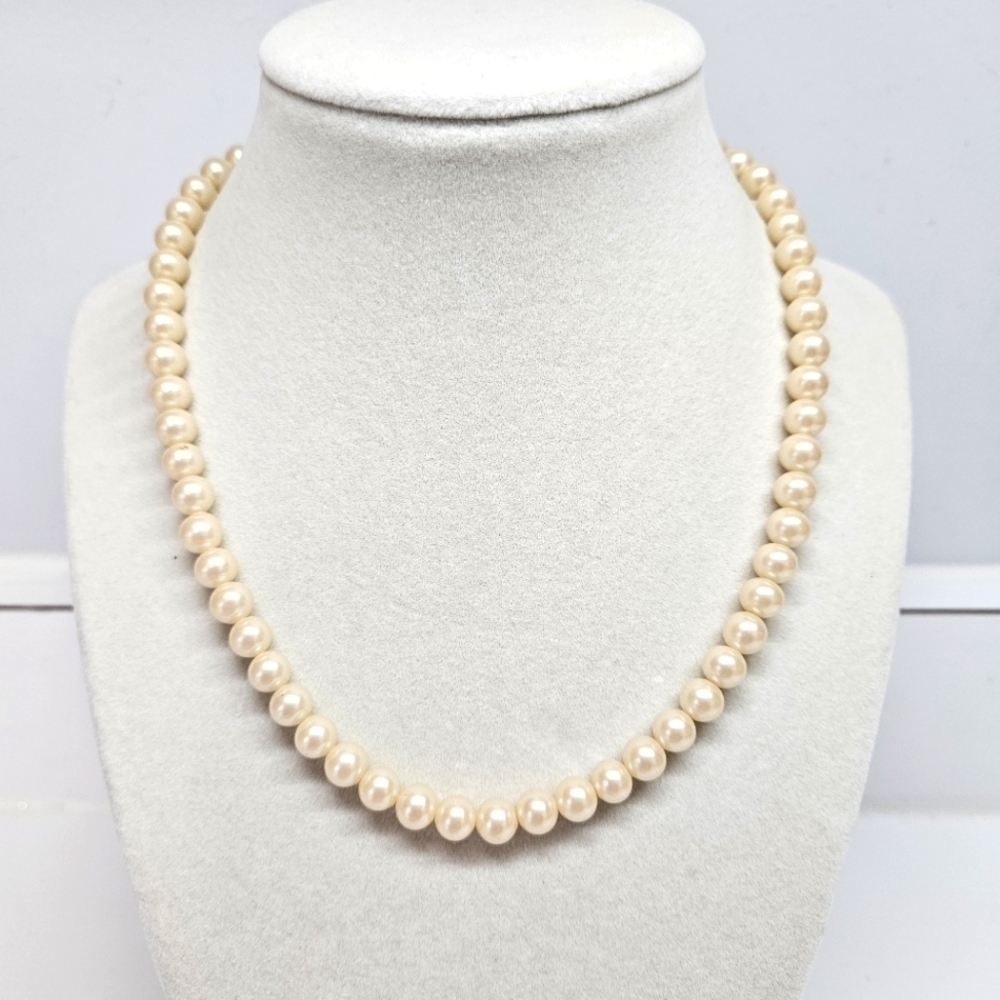 VINTAGE Glass Bead Faux Pearl Classic Strand Necklace Made in Japan